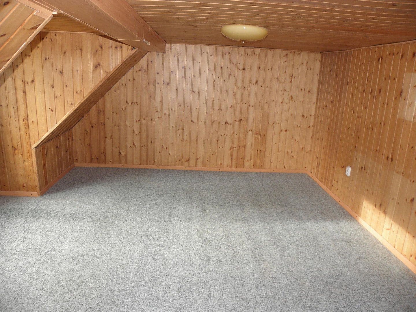 Predaj domu 95 m², pozemek 211 m², Magdeburg, Sasko-Anhaltsko Predaj domu 95 m², pozemek 211 m², Magdeburg, Sasko-Anhaltsko