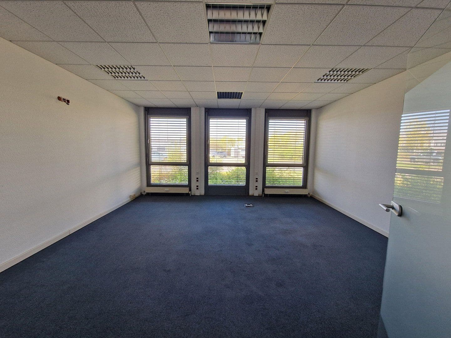 Prenájom kancelárie 355 m², Angermunder Straße 126, Düsseldorf - Angermund, Severné Porýnie - Westfálsko Prenájom kancelárie 355 m², Angermunder Straße 126, Düsseldorf - Angermund, Severné Porýnie - Westfálsko