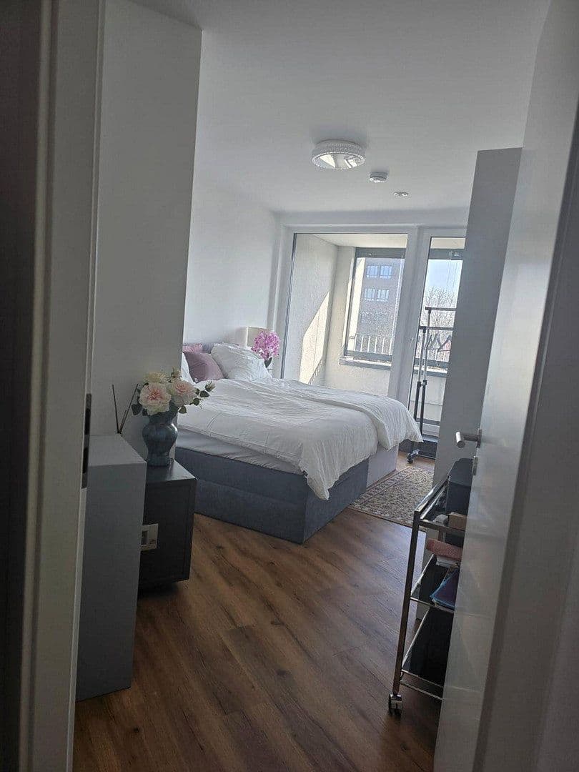 Prenájom bytu 2-izbový 68 m², Frankfurt am Main, Hesensko Prenájom bytu 2-izbový 68 m², Frankfurt am Main, Hesensko