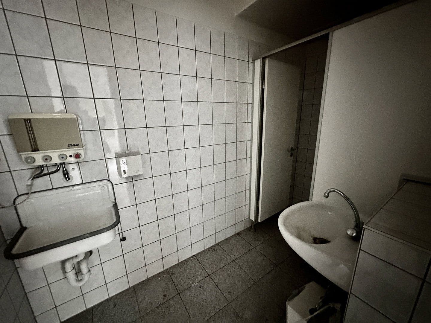 Prenájom nebytového priestoru 135 m², Burgstr. 44, Leverkusen, Severné Porýnie - Westfálsko Prenájom nebytového priestoru 135 m², Burgstr. 44, Leverkusen, Severné Porýnie - Westfálsko