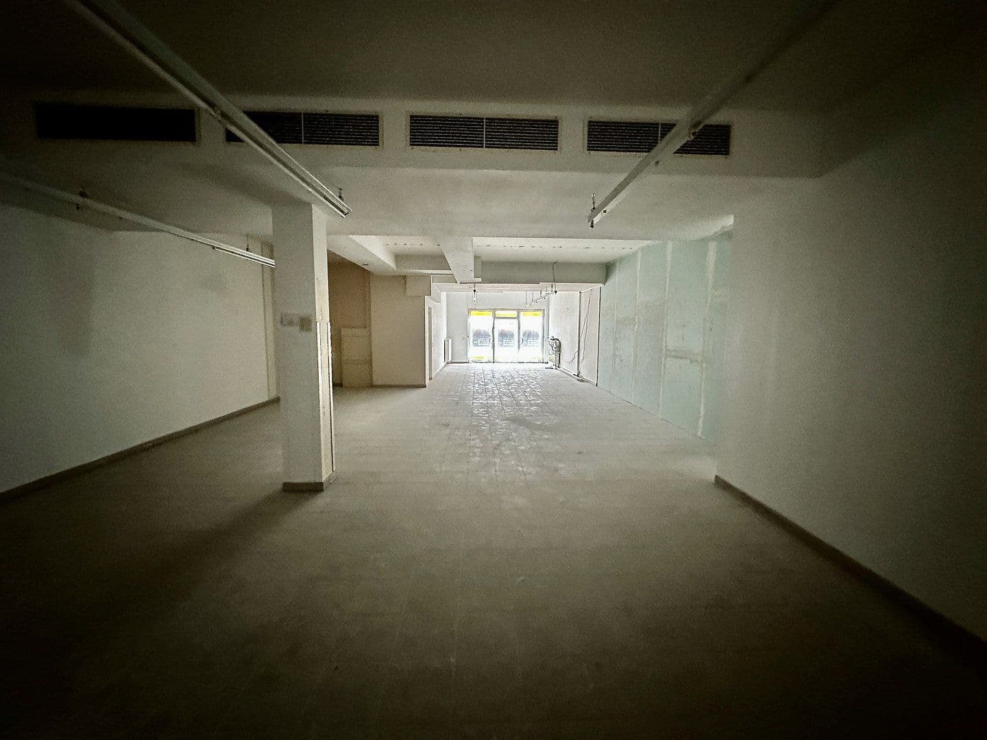 Prenájom nebytového priestoru 135 m², Burgstr. 44, Leverkusen, Severné Porýnie - Westfálsko Prenájom nebytového priestoru 135 m², Burgstr. 44, Leverkusen, Severné Porýnie - Westfálsko