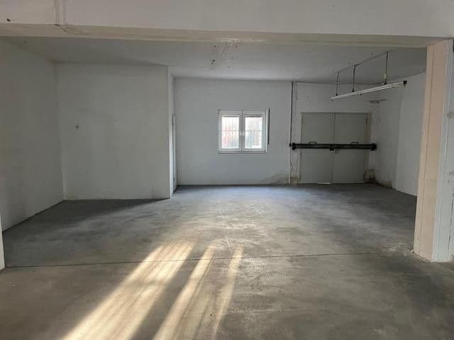 Prenájom nebytového priestoru 220 m², Burgstr.44, Leverkusen, Severné Porýnie - Westfálsko Prenájom nebytového priestoru 220 m², Burgstr.44, Leverkusen, Severné Porýnie - Westfálsko