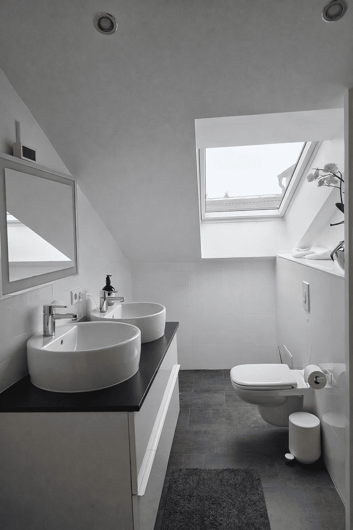 Prenájom bytu 4-izbový 122 m², Altmarkstraße 8, Berlin, Berlín Prenájom bytu 4-izbový 122 m², Altmarkstraße 8, Berlin, Berlín