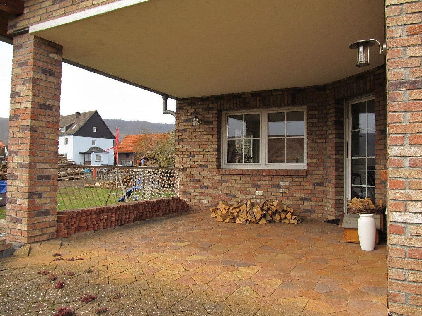 Predaj domu 210 m², pozemek 694 m², Hohenroda, Hesensko Predaj domu 210 m², pozemek 694 m², Hohenroda, Hesensko