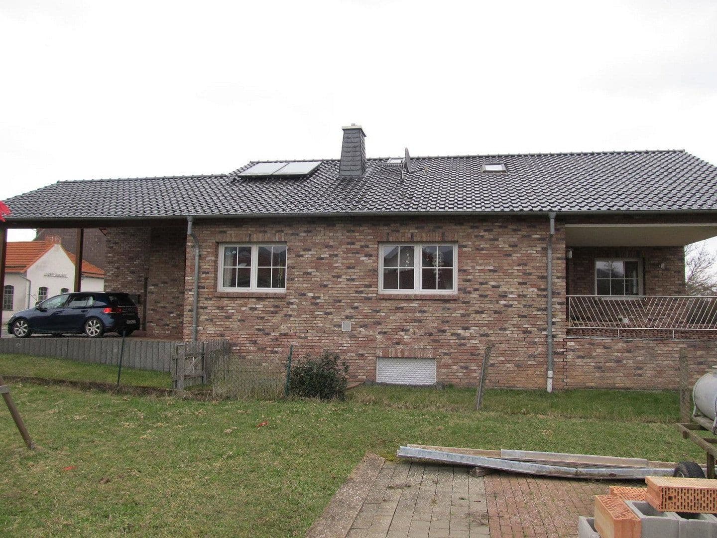 Predaj domu 210 m², pozemek 694 m², Hohenroda, Hesensko Predaj domu 210 m², pozemek 694 m², Hohenroda, Hesensko