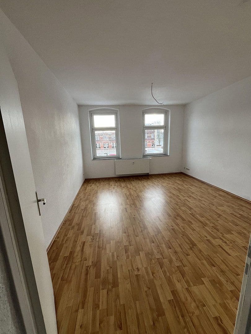 Prenájom bytu 5-izbový 110 m², Voigtstraße 32, Chemnitz, Sasko Prenájom bytu 5-izbový 110 m², Voigtstraße 32, Chemnitz, Sasko