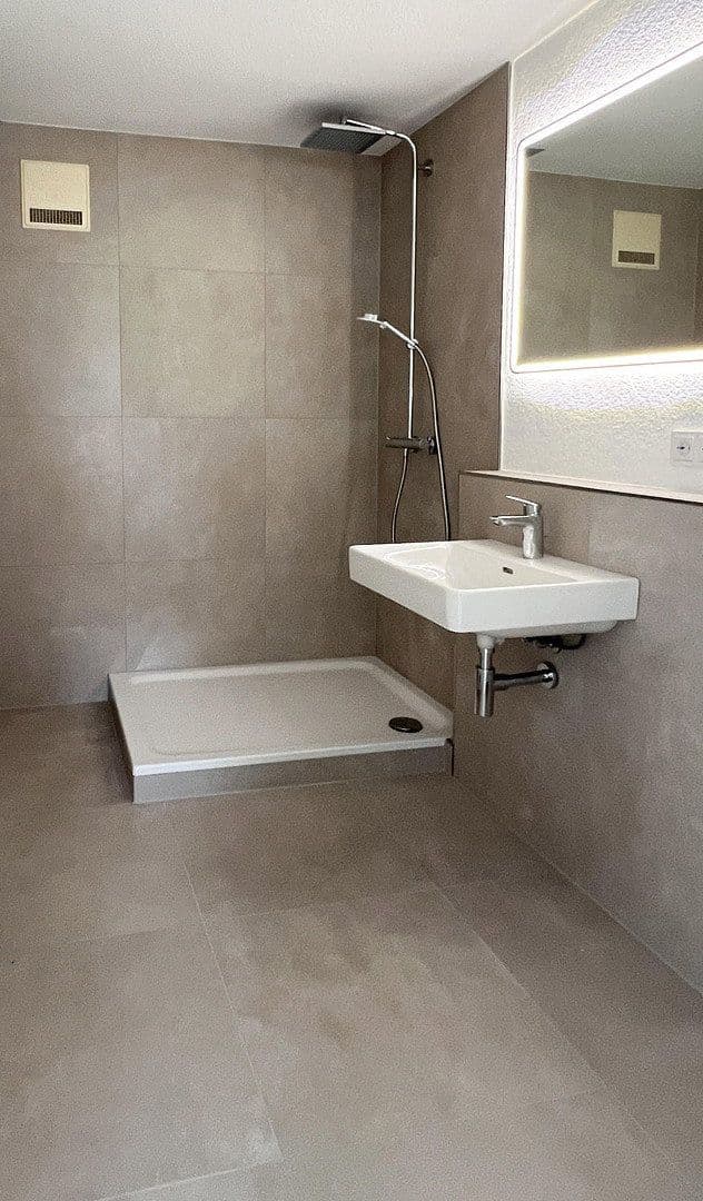 Predaj bytu 4-izbový 92 m², Pfälzerstraße 33, Neckarsulm, Bádensko-Wurttembersko Predaj bytu 4-izbový 92 m², Pfälzerstraße 33, Neckarsulm, Bádensko-Wurttembersko