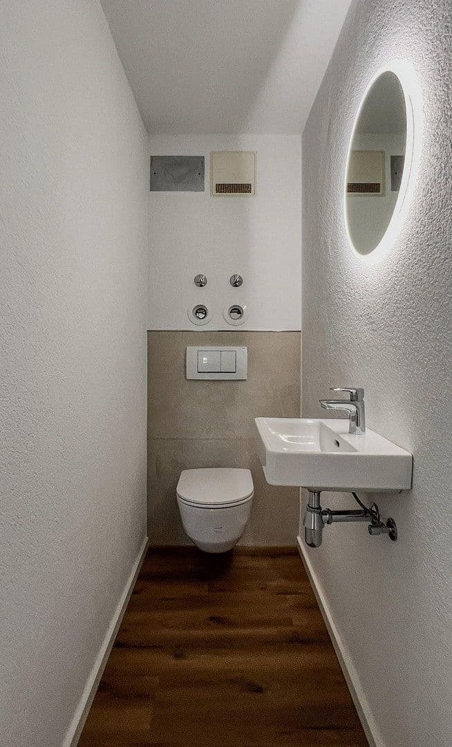 Predaj bytu 4-izbový 92 m², Pfälzerstraße 33, Neckarsulm, Bádensko-Wurttembersko Predaj bytu 4-izbový 92 m², Pfälzerstraße 33, Neckarsulm, Bádensko-Wurttembersko