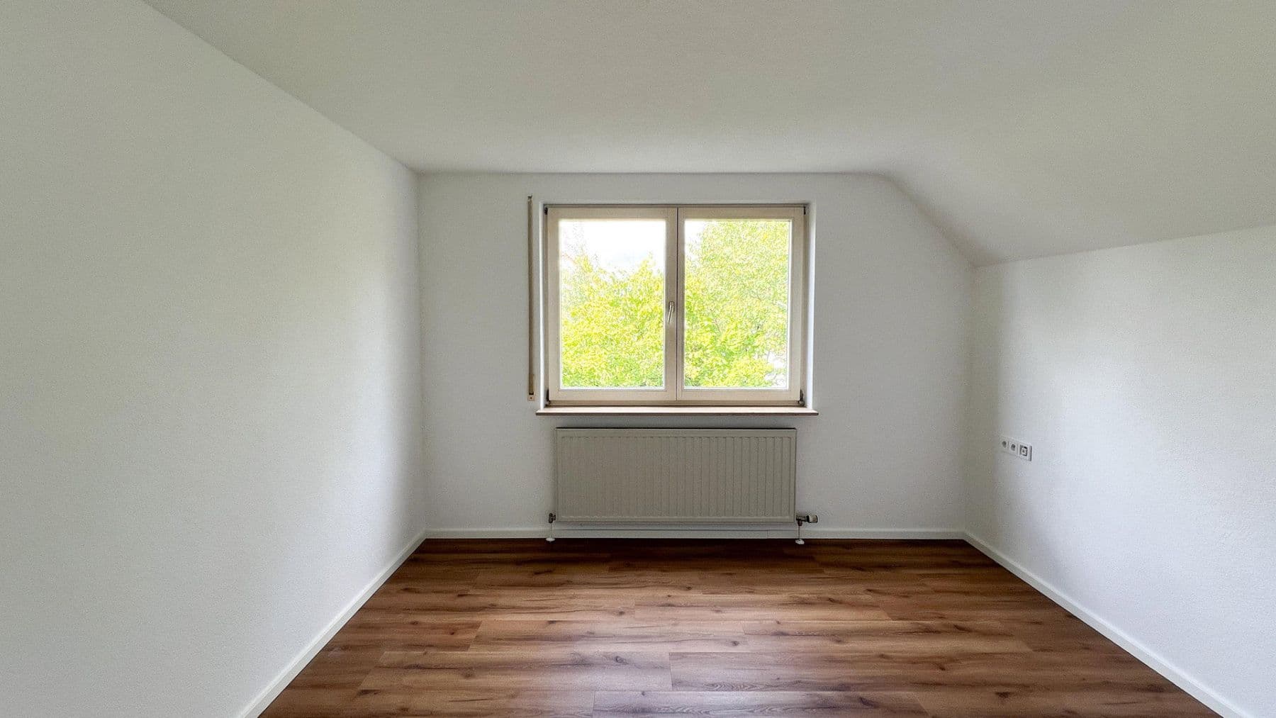 Predaj bytu 4-izbový 92 m², Pfälzerstraße 33, Neckarsulm, Bádensko-Wurttembersko Predaj bytu 4-izbový 92 m², Pfälzerstraße 33, Neckarsulm, Bádensko-Wurttembersko