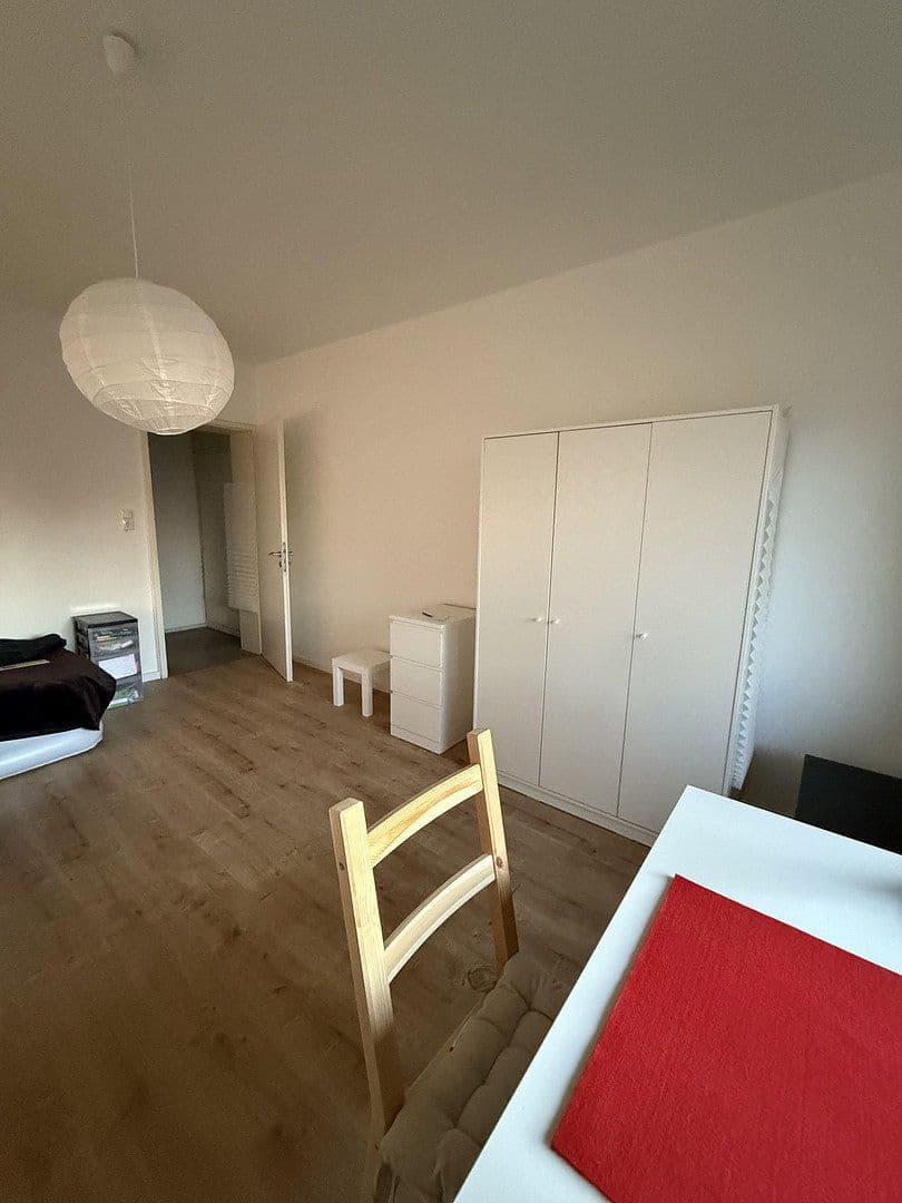 Prenájom bytu 4-izbový 26 m², Heidelberg, Bádensko-Wurttembersko Prenájom bytu 4-izbový 26 m², Heidelberg, Bádensko-Wurttembersko