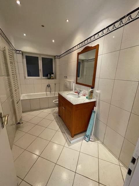 Prenájom bytu 4-izbový 26 m², Heidelberg, Bádensko-Wurttembersko Prenájom bytu 4-izbový 26 m², Heidelberg, Bádensko-Wurttembersko