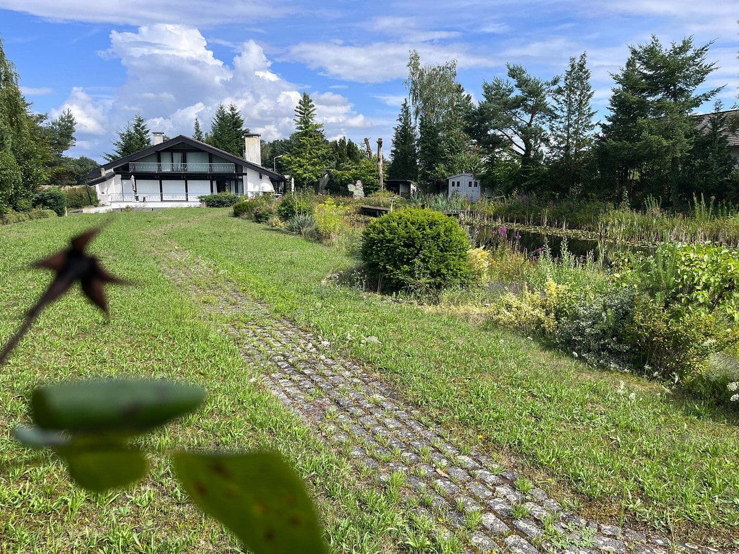 Predaj domu 591 m², pozemek 4.760 m², Möhrendorf, Bavorsko Predaj domu 591 m², pozemek 4.760 m², Möhrendorf, Bavorsko