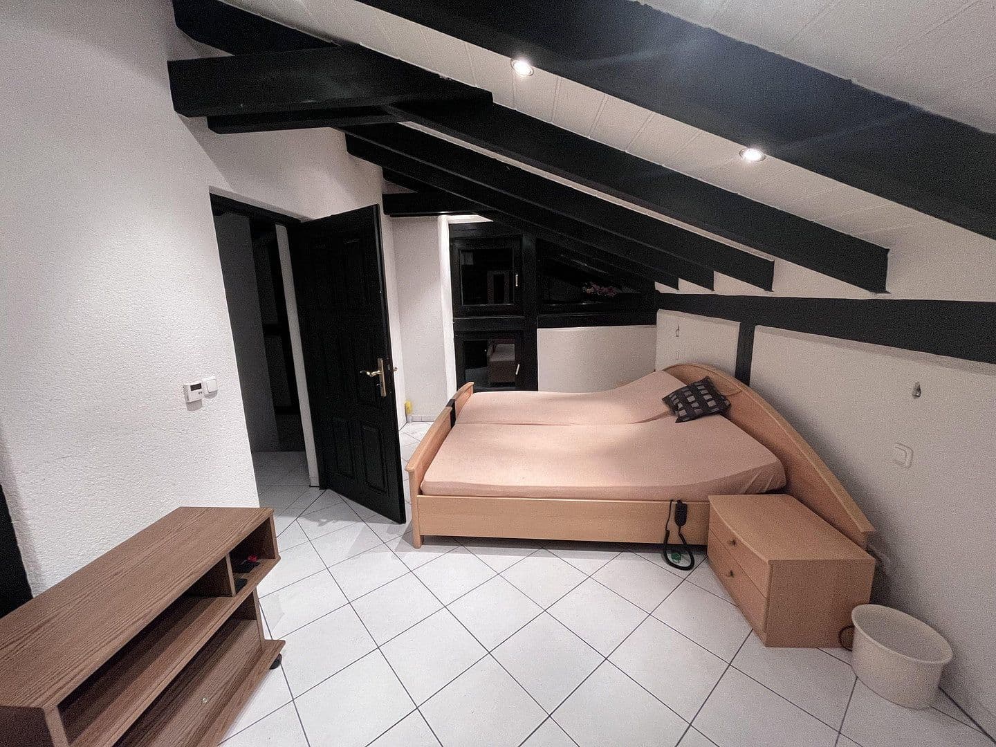 Predaj domu 591 m², pozemek 4.760 m², Möhrendorf, Bavorsko Predaj domu 591 m², pozemek 4.760 m², Möhrendorf, Bavorsko