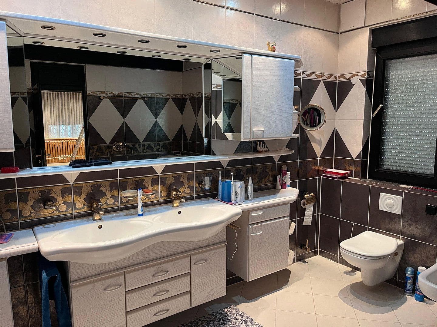 Predaj domu 591 m², pozemek 4.760 m², Möhrendorf, Bavorsko Predaj domu 591 m², pozemek 4.760 m², Möhrendorf, Bavorsko