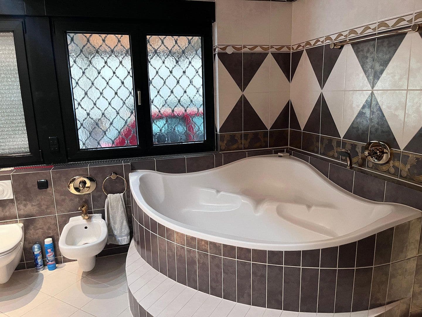 Predaj domu 591 m², pozemek 4.760 m², Möhrendorf, Bavorsko Predaj domu 591 m², pozemek 4.760 m², Möhrendorf, Bavorsko