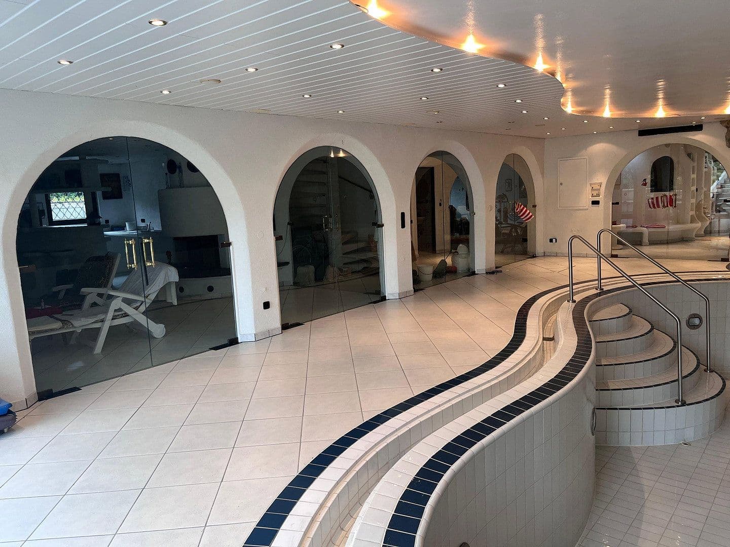 Predaj domu 591 m², pozemek 4.760 m², Möhrendorf, Bavorsko Predaj domu 591 m², pozemek 4.760 m², Möhrendorf, Bavorsko