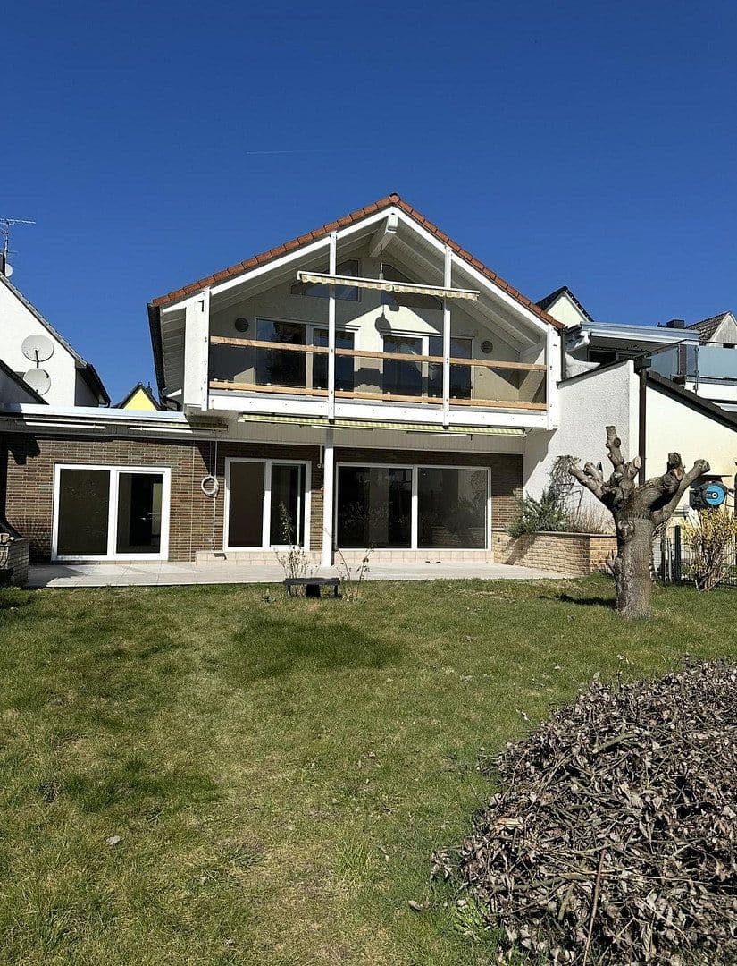 Prenájom bytu 2-izbový 90 m², Egelsbach, Hesensko Prenájom bytu 2-izbový 90 m², Egelsbach, Hesensko