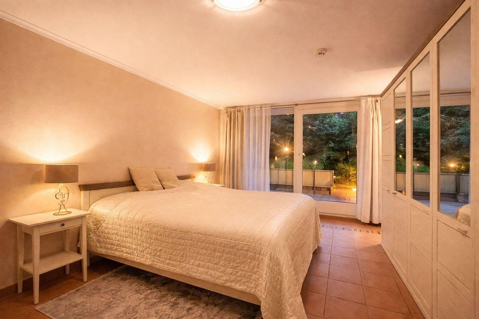 Prenájom bytu 3-izbový 114 m², Hamburg, Hamburg Prenájom bytu 3-izbový 114 m², Hamburg, Hamburg