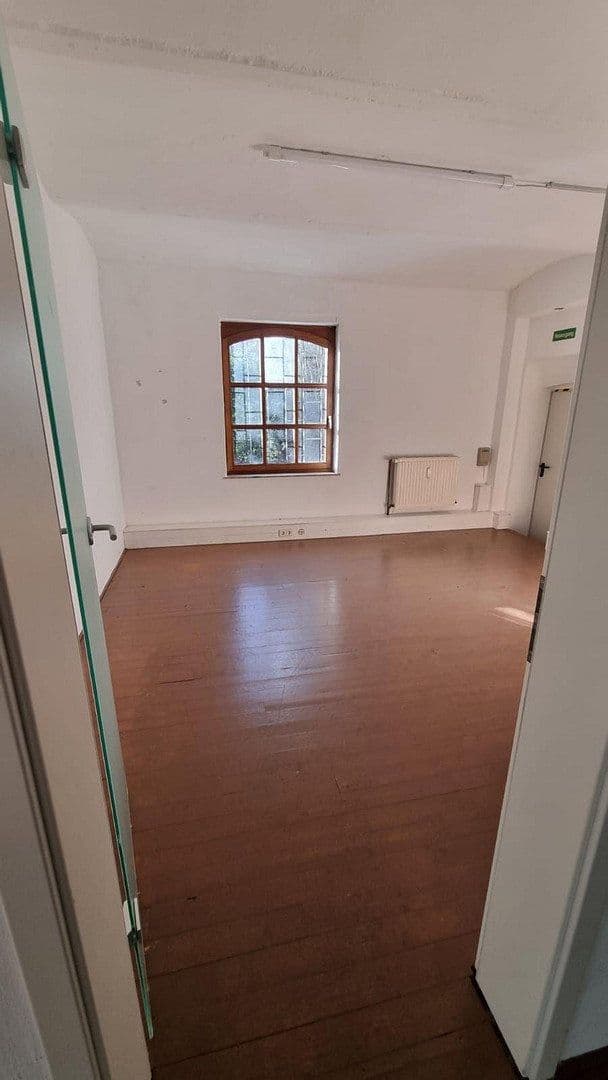 Prenájom kancelárie 154 m², Oberbenrader Strasse, Krefeld, Severné Porýnie - Westfálsko Prenájom kancelárie 154 m², Oberbenrader Strasse, Krefeld, Severné Porýnie - Westfálsko