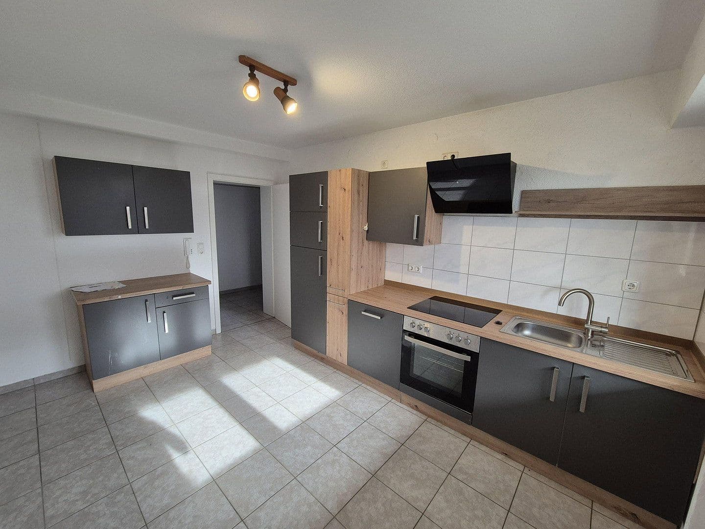 Prenájom bytu 3-izbový 110 m², Sinntal, Hesensko Prenájom bytu 3-izbový 110 m², Sinntal, Hesensko