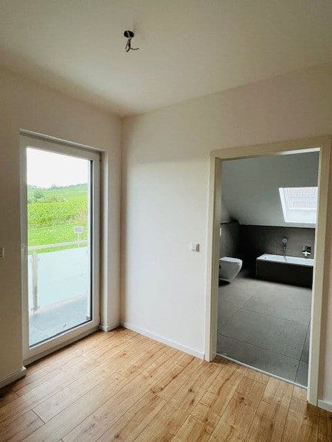 Prenájom domu 182 m², pozemek 334 m², Schwester Anna Straße 4b, Rümmelsheim, Porýnie-Falcko Prenájom domu 182 m², pozemek 334 m², Schwester Anna Straße 4b, Rümmelsheim, Porýnie-Falcko