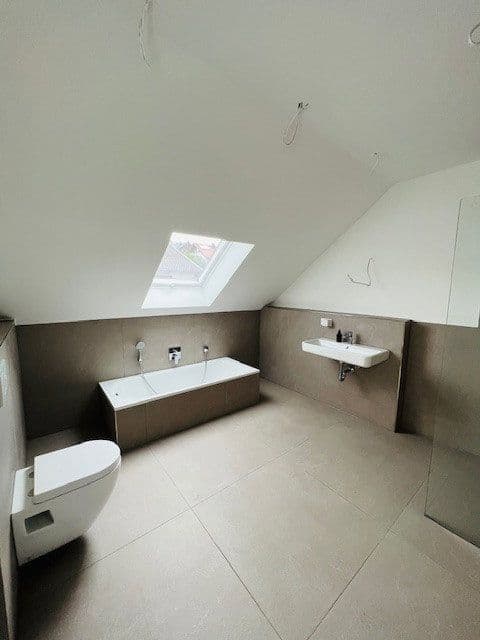 Prenájom domu 182 m², pozemek 334 m², Schwester Anna Straße 4b, Rümmelsheim, Porýnie-Falcko Prenájom domu 182 m², pozemek 334 m², Schwester Anna Straße 4b, Rümmelsheim, Porýnie-Falcko