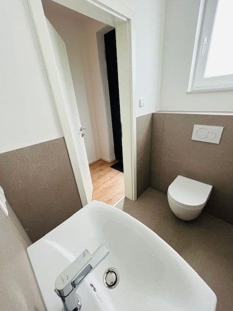 Prenájom domu 182 m², pozemek 334 m², Schwester Anna Straße 4b, Rümmelsheim, Porýnie-Falcko Prenájom domu 182 m², pozemek 334 m², Schwester Anna Straße 4b, Rümmelsheim, Porýnie-Falcko