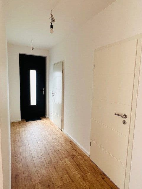 Prenájom domu 182 m², pozemek 334 m², Schwester Anna Straße 4b, Rümmelsheim, Porýnie-Falcko Prenájom domu 182 m², pozemek 334 m², Schwester Anna Straße 4b, Rümmelsheim, Porýnie-Falcko