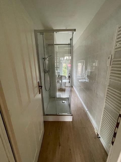 Prenájom bytu 4-izbový 98 m², Cornelius-Gurlitt Straße 8, Dresden, Sasko Prenájom bytu 4-izbový 98 m², Cornelius-Gurlitt Straße 8, Dresden, Sasko