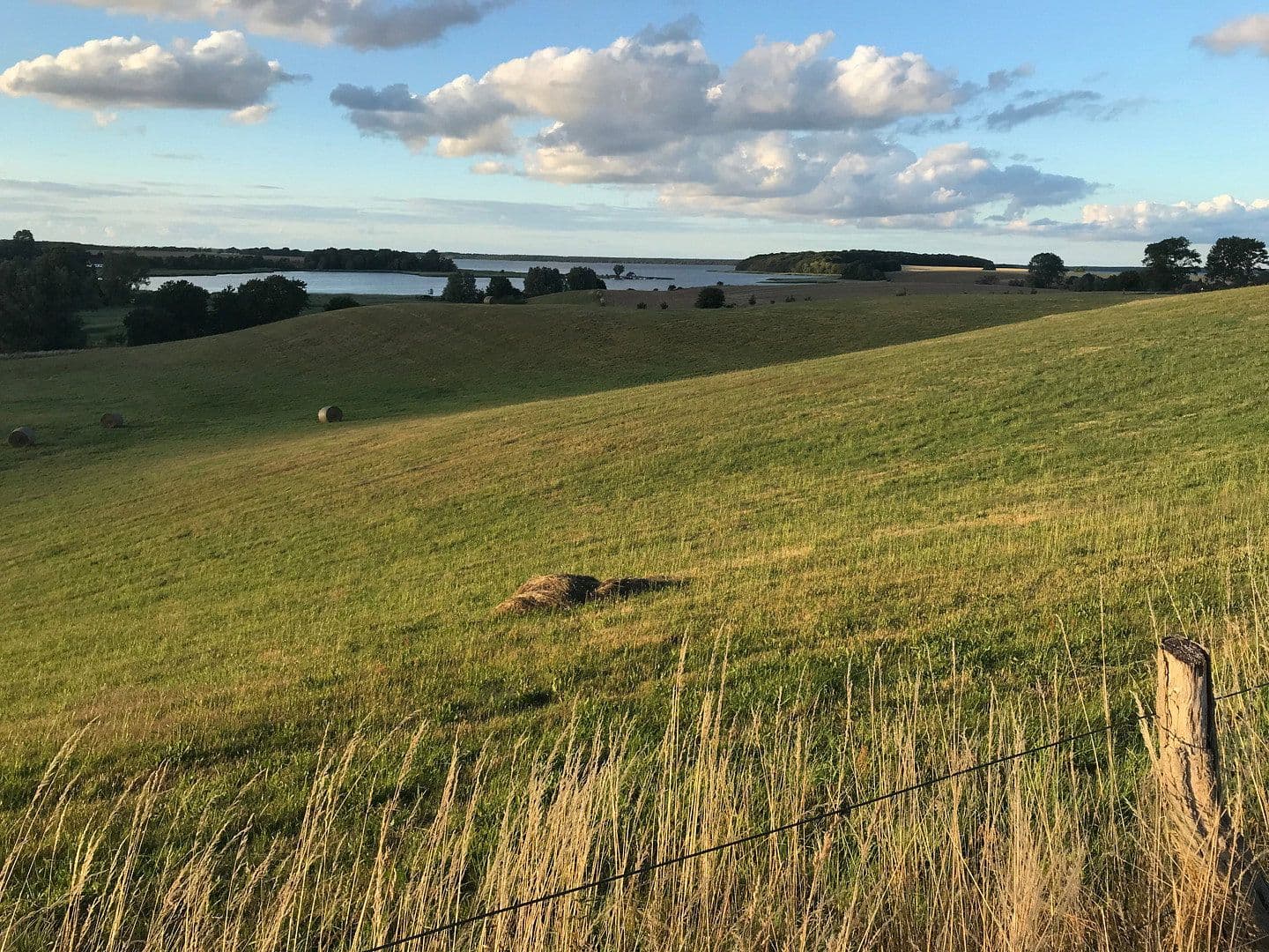 Predaj domu 244 m², pozemek 13.600 m², Dorfstraße, 16, Neuenkirchen, Meklenbursko-Predpomoransko Predaj domu 244 m², pozemek 13.600 m², Dorfstraße, 16, Neuenkirchen, Meklenbursko-Predpomoransko