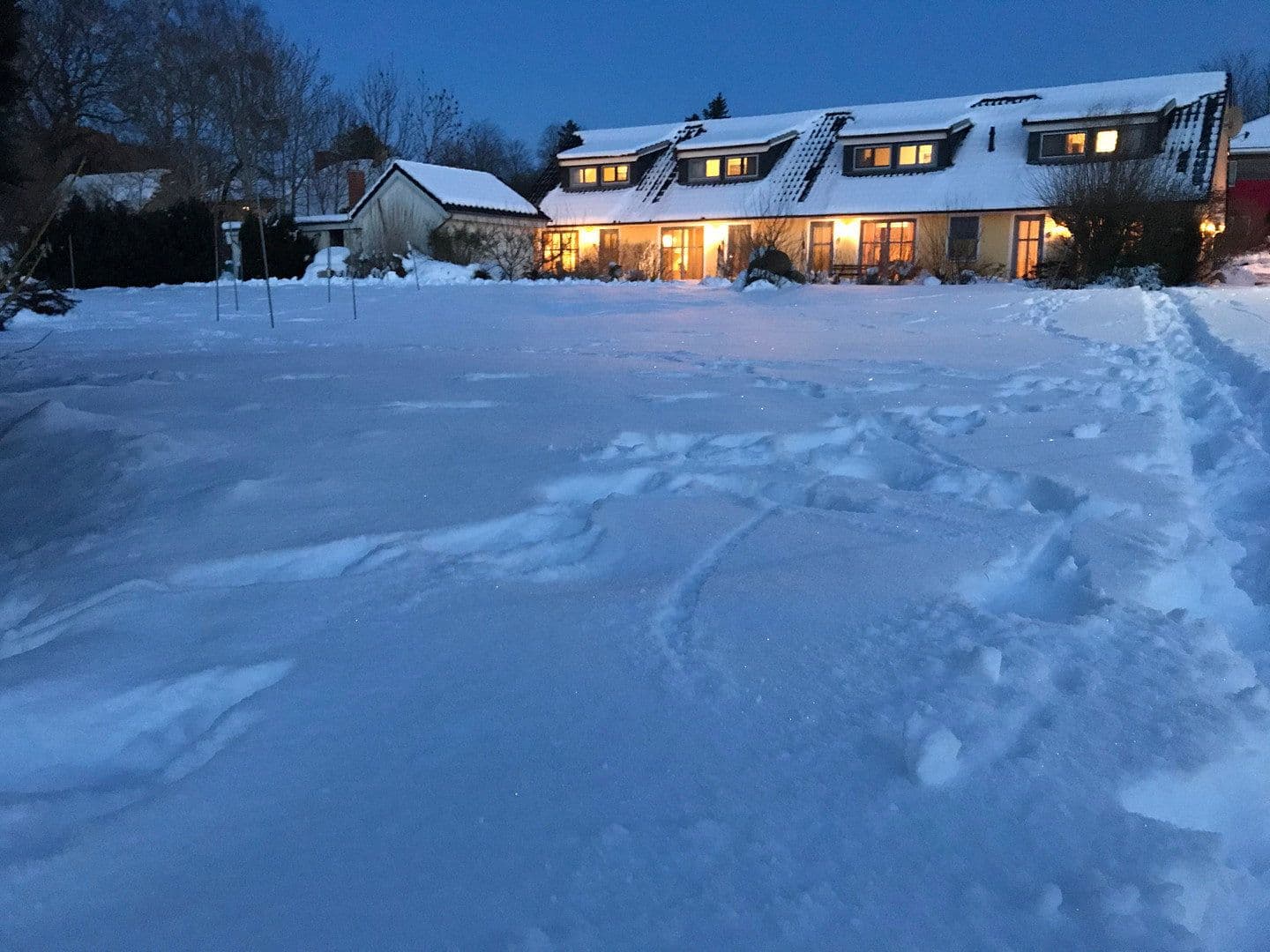 Predaj domu 244 m², pozemek 13.600 m², Dorfstraße, 16, Neuenkirchen, Meklenbursko-Predpomoransko Predaj domu 244 m², pozemek 13.600 m², Dorfstraße, 16, Neuenkirchen, Meklenbursko-Predpomoransko