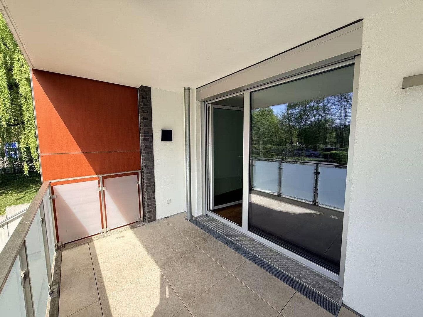 Prenájom bytu 2-izbový 66 m², Frankfurt, Hesensko Prenájom bytu 2-izbový 66 m², Frankfurt, Hesensko