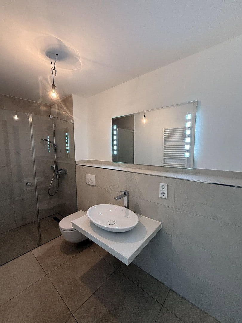 Prenájom bytu 2-izbový 66 m², Frankfurt, Hesensko Prenájom bytu 2-izbový 66 m², Frankfurt, Hesensko