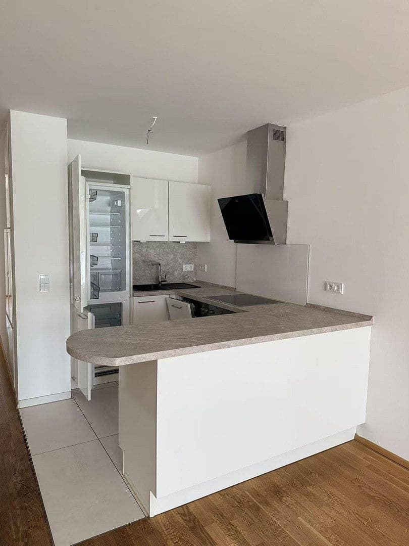 Prenájom bytu 2-izbový 66 m², Frankfurt, Hesensko Prenájom bytu 2-izbový 66 m², Frankfurt, Hesensko