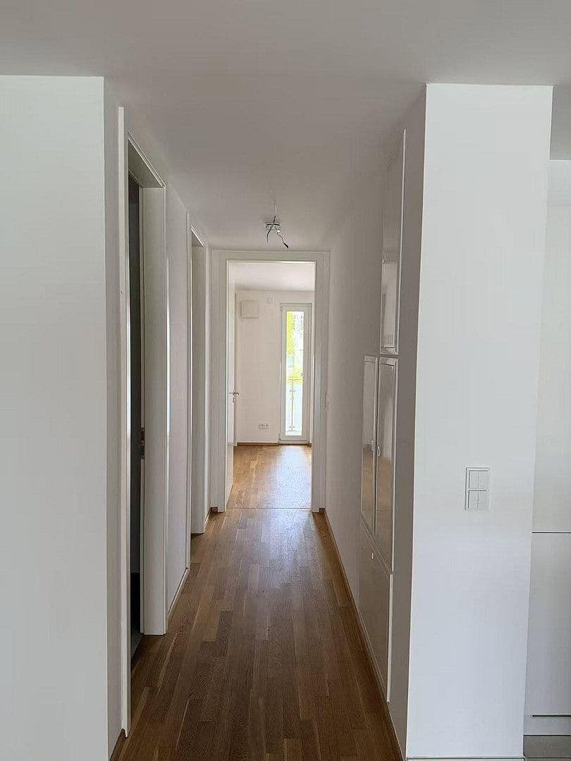 Prenájom bytu 2-izbový 66 m², Frankfurt, Hesensko Prenájom bytu 2-izbový 66 m², Frankfurt, Hesensko