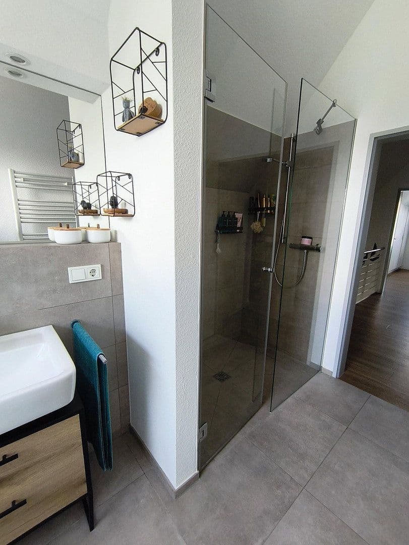 Prenájom bytu 3-izbový 105 m², Offlumer Str. 45 / Wichernstr. 8, Neuenkirchen, Severné Porýnie - Westfálsko Prenájom bytu 3-izbový 105 m², Offlumer Str. 45 / Wichernstr. 8, Neuenkirchen, Severné Porýnie - Westfálsko