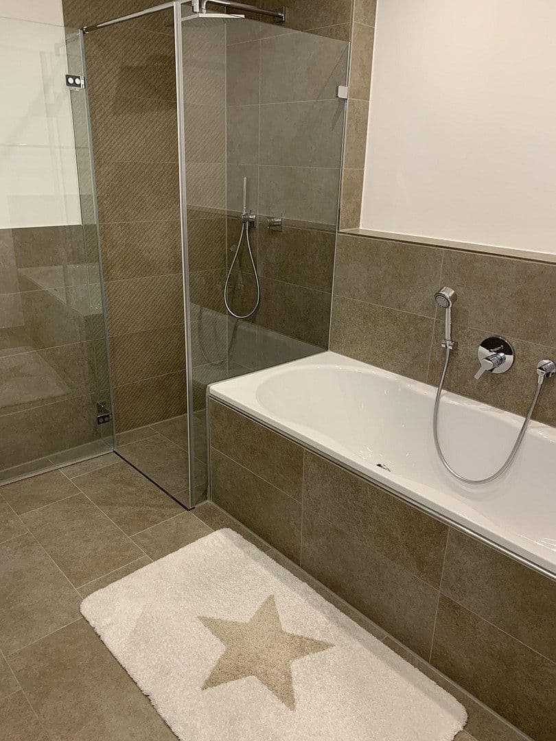 Prenájom bytu 3-izbový 87 m², Neudörferstr. 23, Nürnberg, Bavorsko Prenájom bytu 3-izbový 87 m², Neudörferstr. 23, Nürnberg, Bavorsko