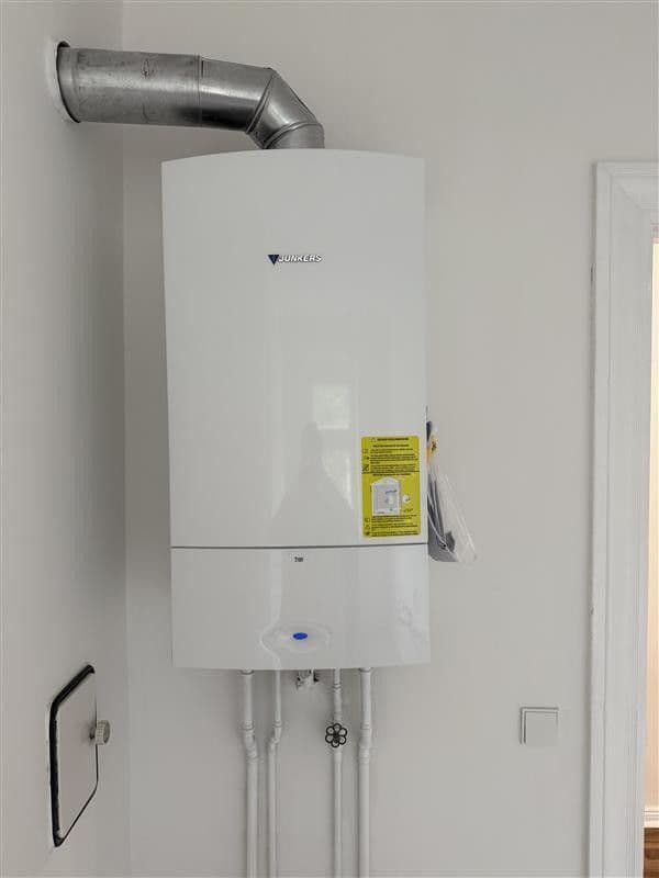 Prenájom bytu 2-izbový 63 m², Friedrich-Wilhelm-Straße 95, Berlin, Berlín Prenájom bytu 2-izbový 63 m², Friedrich-Wilhelm-Straße 95, Berlin, Berlín