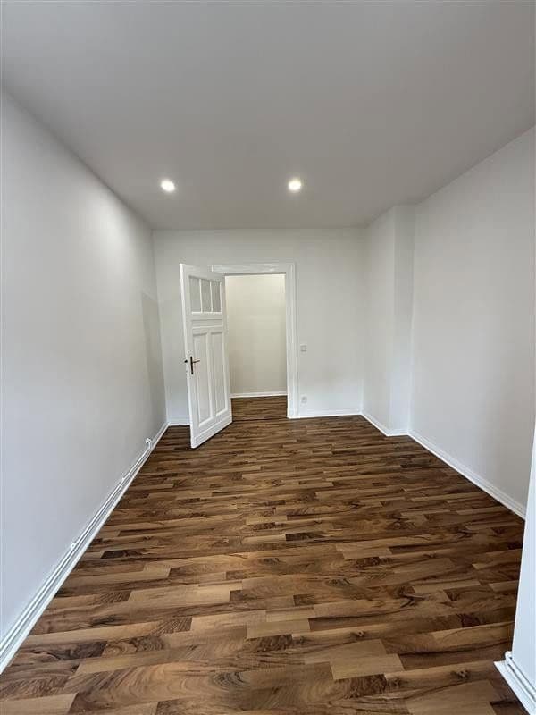 Prenájom bytu 2-izbový 63 m², Friedrich-Wilhelm-Straße 95, Berlin, Berlín Prenájom bytu 2-izbový 63 m², Friedrich-Wilhelm-Straße 95, Berlin, Berlín