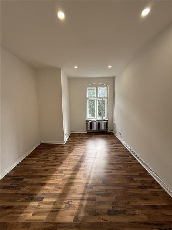 Prenájom bytu 2-izbový 63 m², Friedrich-Wilhelm-Straße 95, Berlin, Berlín Prenájom bytu 2-izbový 63 m², Friedrich-Wilhelm-Straße 95, Berlin, Berlín