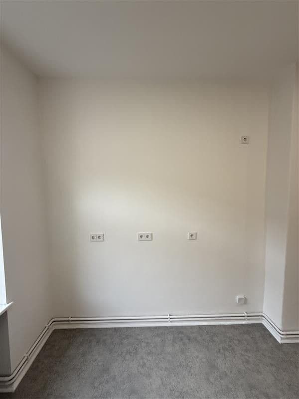 Prenájom bytu 2-izbový 63 m², Friedrich-Wilhelm-Straße 95, Berlin, Berlín Prenájom bytu 2-izbový 63 m², Friedrich-Wilhelm-Straße 95, Berlin, Berlín