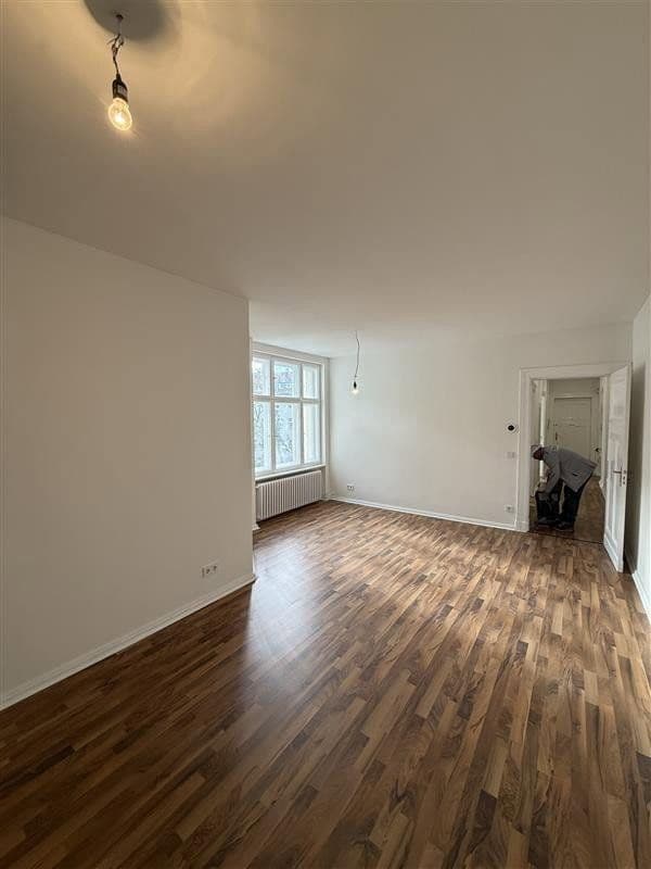 Prenájom bytu 2-izbový 63 m², Friedrich-Wilhelm-Straße 95, Berlin, Berlín Prenájom bytu 2-izbový 63 m², Friedrich-Wilhelm-Straße 95, Berlin, Berlín