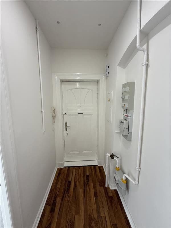 Prenájom bytu 2-izbový 63 m², Friedrich-Wilhelm-Straße 95, Berlin, Berlín Prenájom bytu 2-izbový 63 m², Friedrich-Wilhelm-Straße 95, Berlin, Berlín