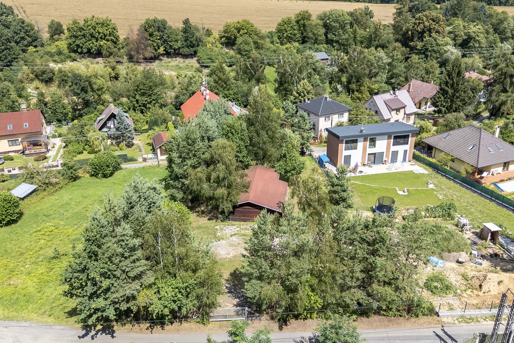 Predaj pozemku 1.468 m², V Jedlovci, Všestary, Středočeský kraj Predaj pozemku 1.468 m², V Jedlovci, Všestary, Středočeský kraj