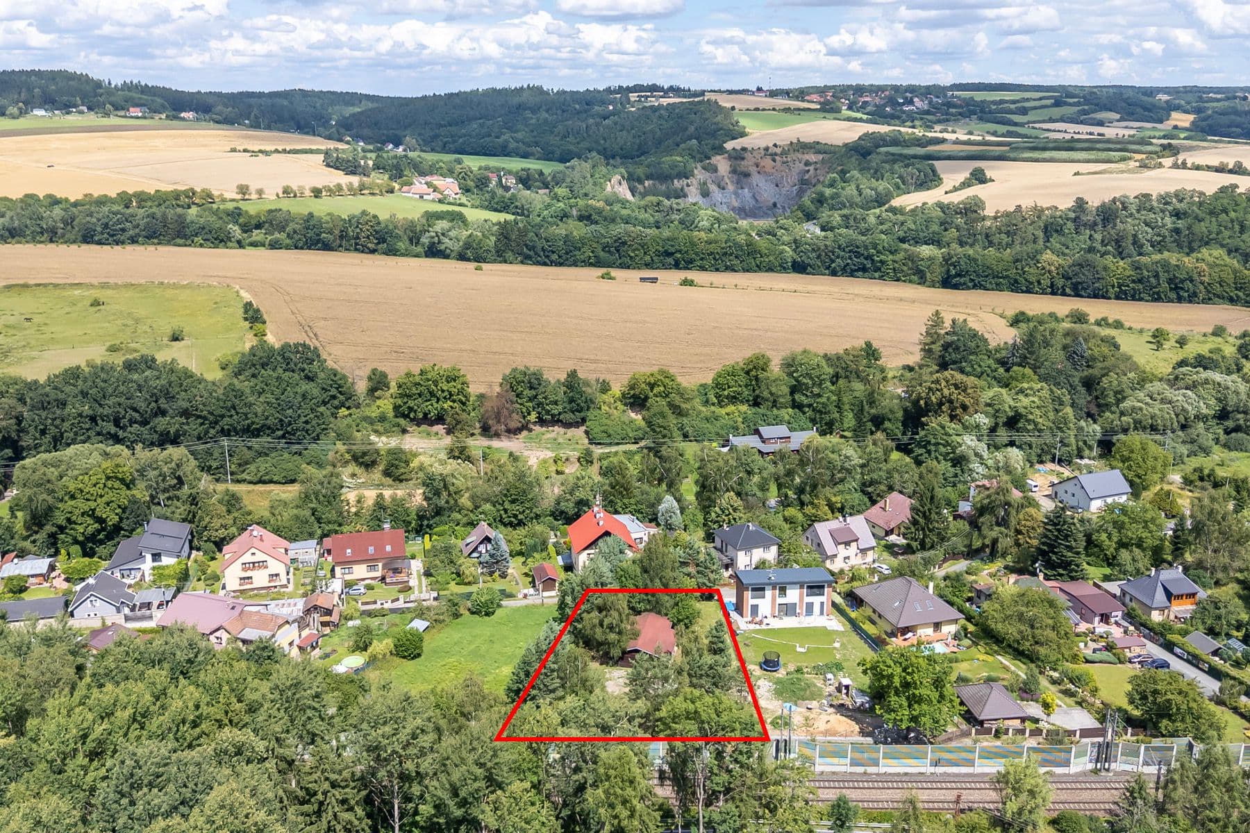 Predaj pozemku 1.468 m², V Jedlovci, Všestary, Středočeský kraj Predaj pozemku 1.468 m², V Jedlovci, Všestary, Středočeský kraj