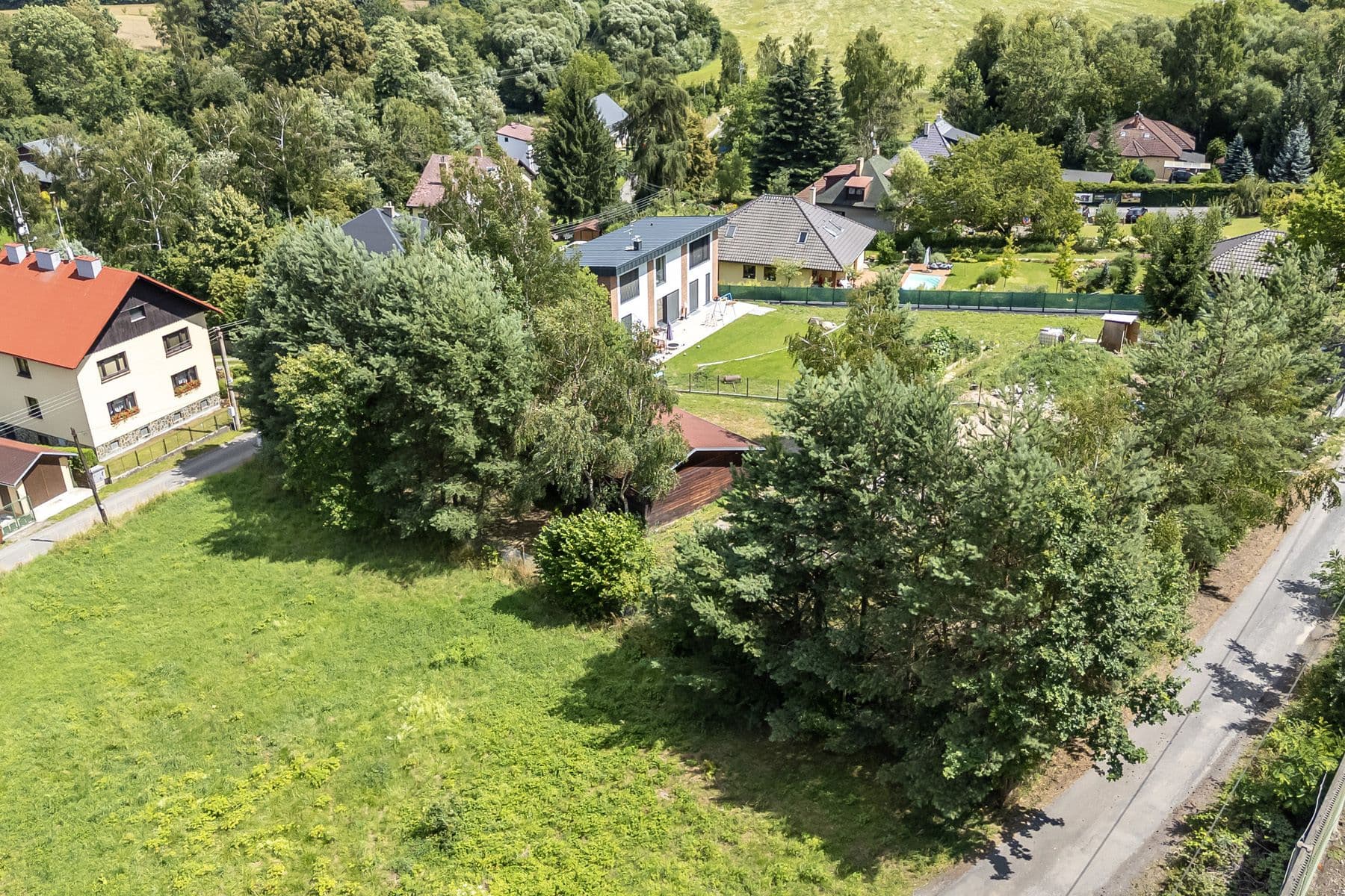 Predaj pozemku 1.468 m², V Jedlovci, Všestary, Středočeský kraj Predaj pozemku 1.468 m², V Jedlovci, Všestary, Středočeský kraj