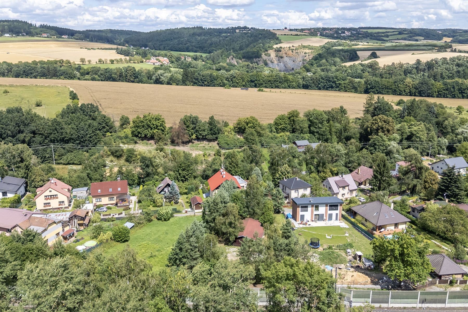 Predaj pozemku 1.468 m², V Jedlovci, Všestary, Středočeský kraj Predaj pozemku 1.468 m², V Jedlovci, Všestary, Středočeský kraj