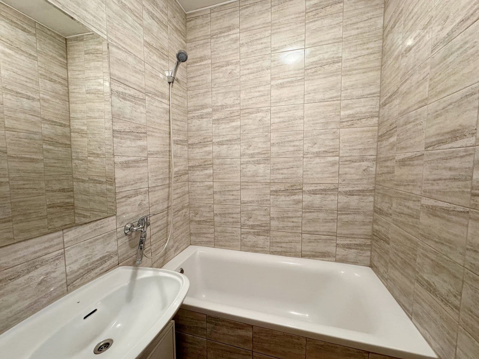 Prenájom bytu 2-izbový 52 m², Štefánikova, Kralupy nad Vltavou, Středočeský kraj Prenájom bytu 2-izbový 52 m², Štefánikova, Kralupy nad Vltavou, Středočeský kraj