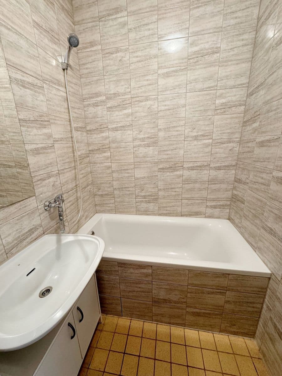 Prenájom bytu 2-izbový 52 m², Štefánikova, Kralupy nad Vltavou, Středočeský kraj Prenájom bytu 2-izbový 52 m², Štefánikova, Kralupy nad Vltavou, Středočeský kraj