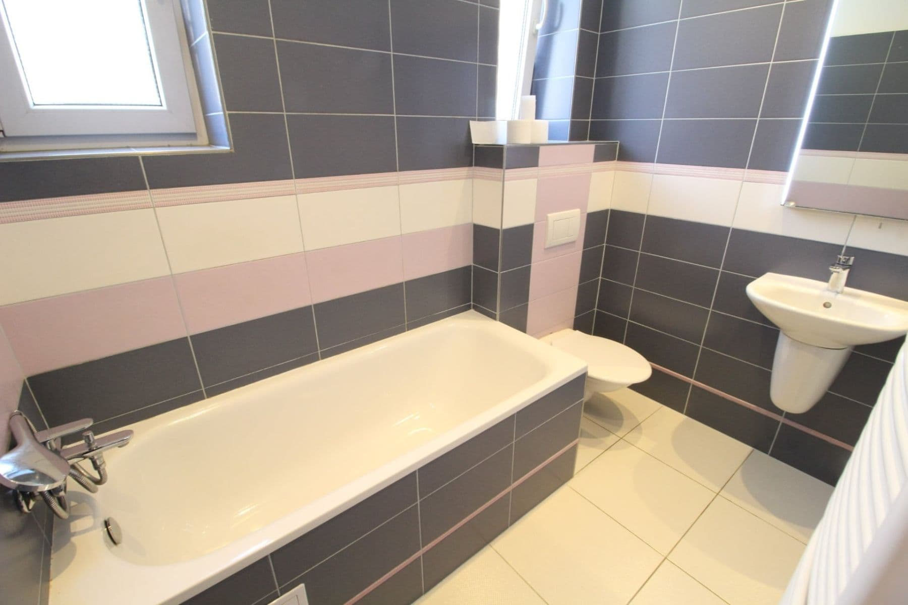 Prenájom bytu 2-izbový 54 m², Štěpánkova, Beroun, Středočeský kraj Prenájom bytu 2-izbový 54 m², Štěpánkova, Beroun, Středočeský kraj